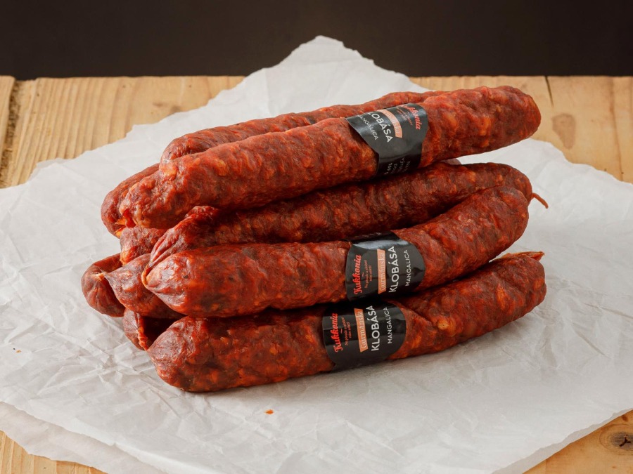 Ínyenc mangalicakolbász, cca. 1500 g