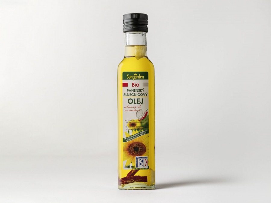 Bio slnečnicový olej Sungarden ochutený čilim a cesnakom / 250 ml