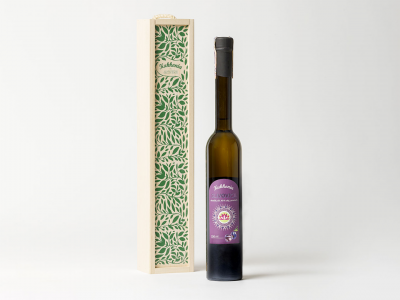 Slivovica 48 % 350 ml v drevenej kazete Slivovica 48 % 350 ml v drevenej kazete